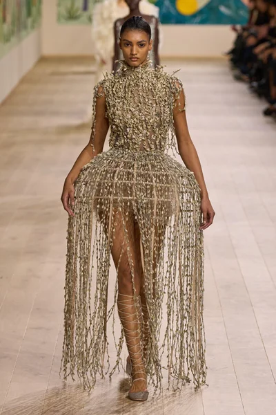 Look 57